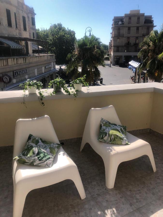 Rome, Beautiful Apartment In A Vintage Building Lido di Ostia Exterior foto