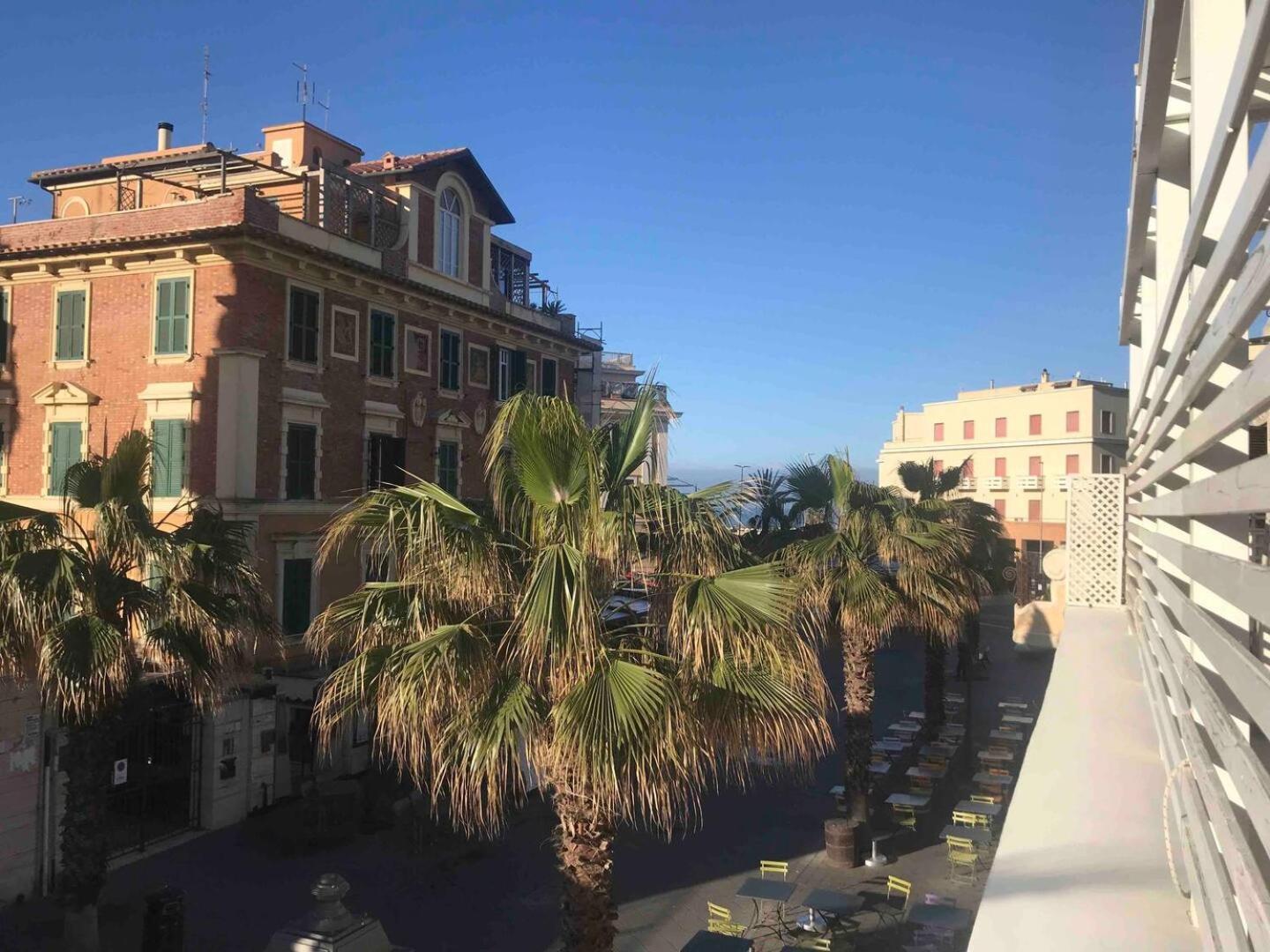 Rome, Beautiful Apartment In A Vintage Building Lido di Ostia Exterior foto